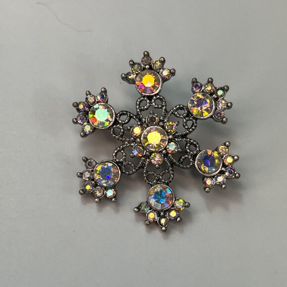 Vintage Snowflake Brooch Pin Art With Aurora Borealis Rhinestones MCM Estate - Picture 3 of 7
